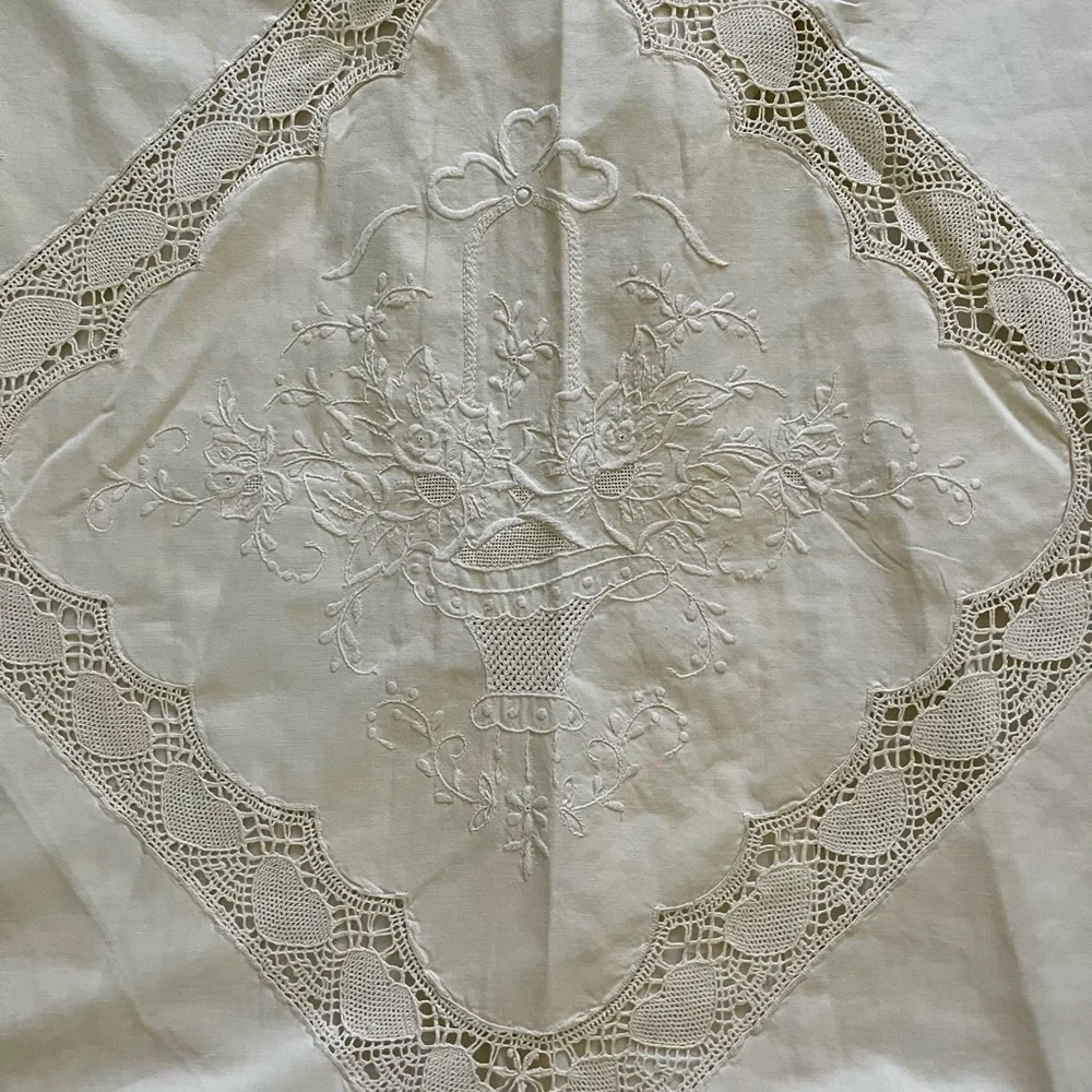 White Lace Trimmed Decorative Pillow Cover 24/25 Inches